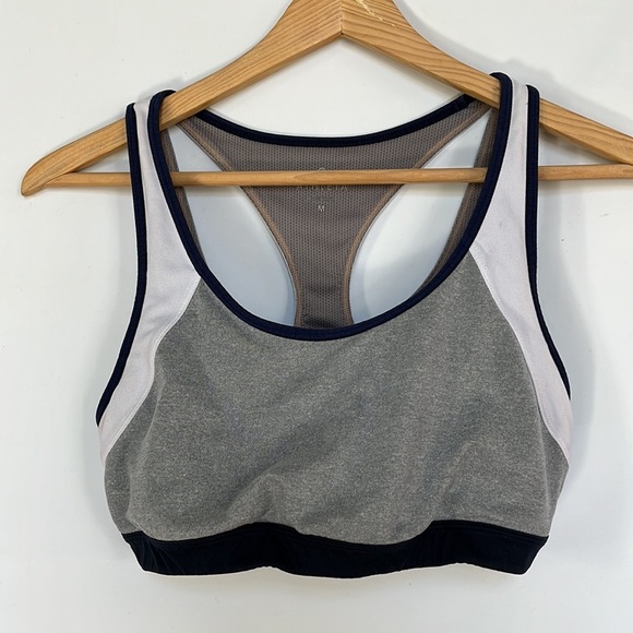 Athleta Triple Dare Racerback Sports Bra Size M - Picture 5 of 8